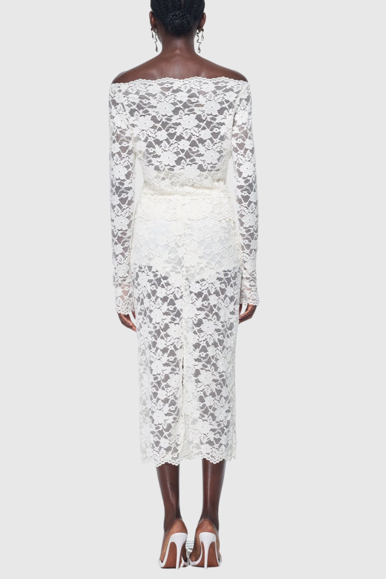 Beautifully Finished Garment in a Timeless Design