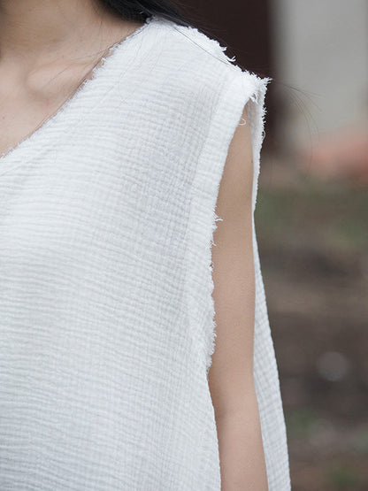Well Tailored Top with a Graceful Silhouette