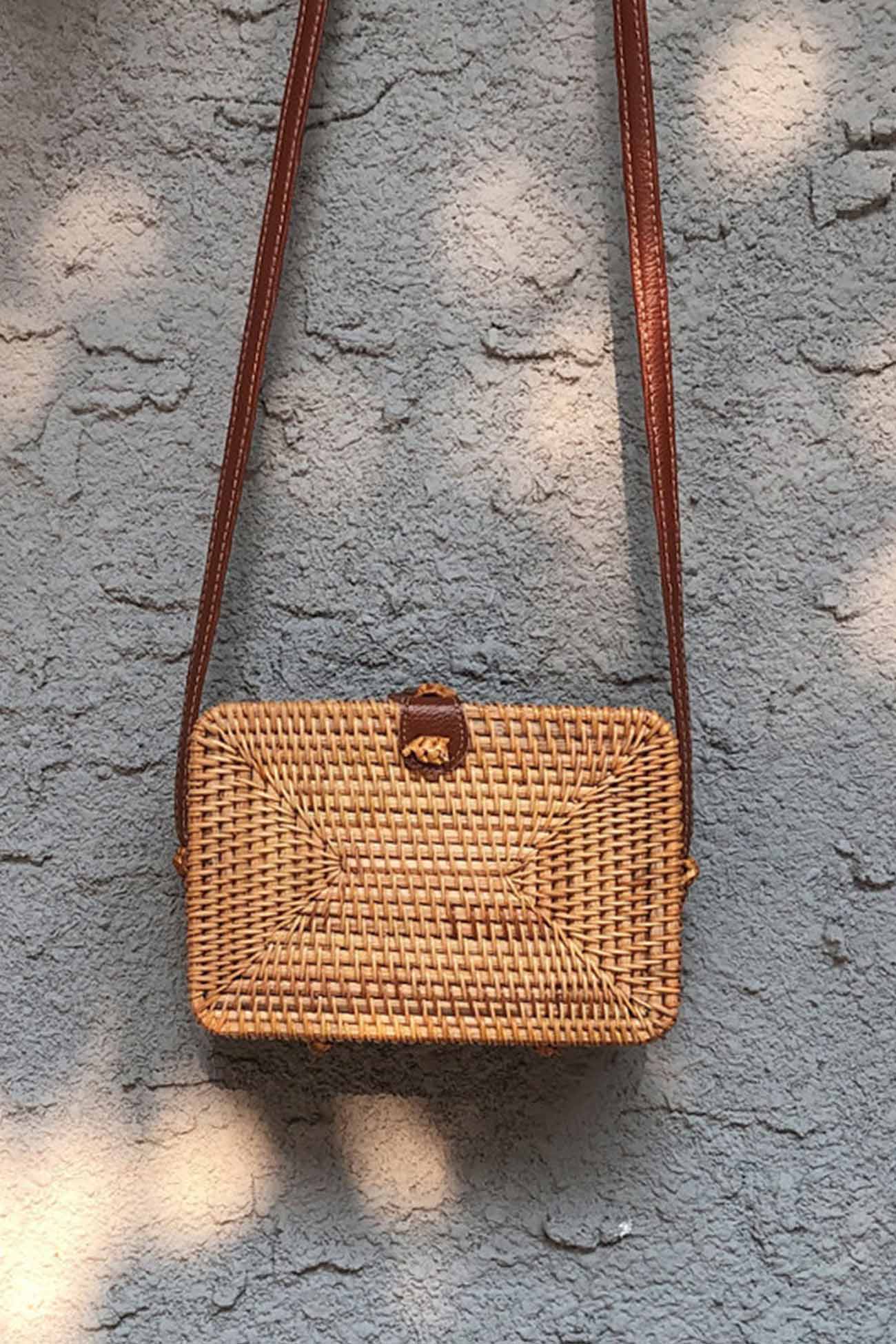 Well Tailored Bag with a Graceful Silhouette