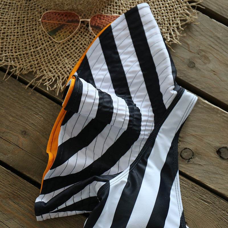 Effortlessly Elegant Swimsuit with a Timeless Design