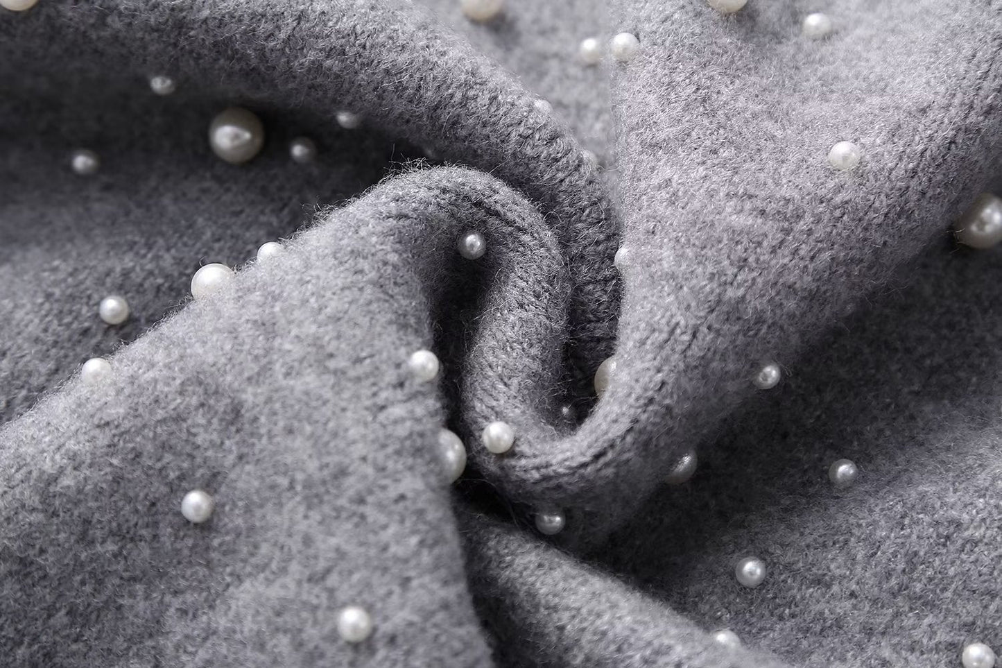 Well Tailored Sweater with a Graceful Silhouette