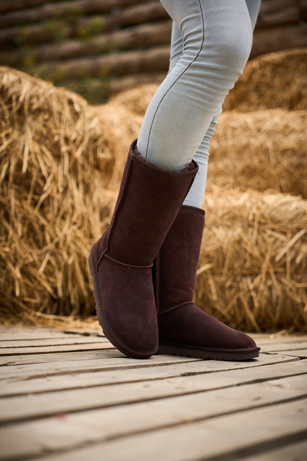 Well Tailored Boots with a Graceful Silhouette