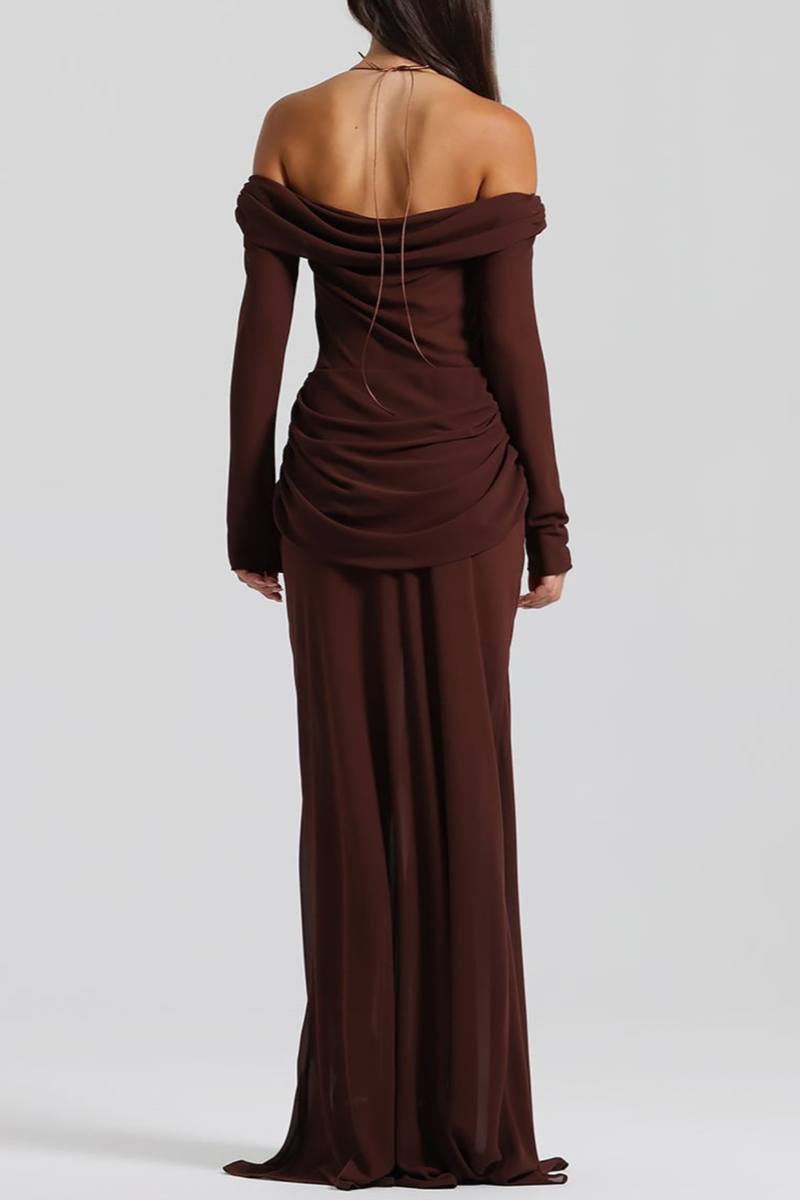 Beautifully Finished Dress in a Timeless Design