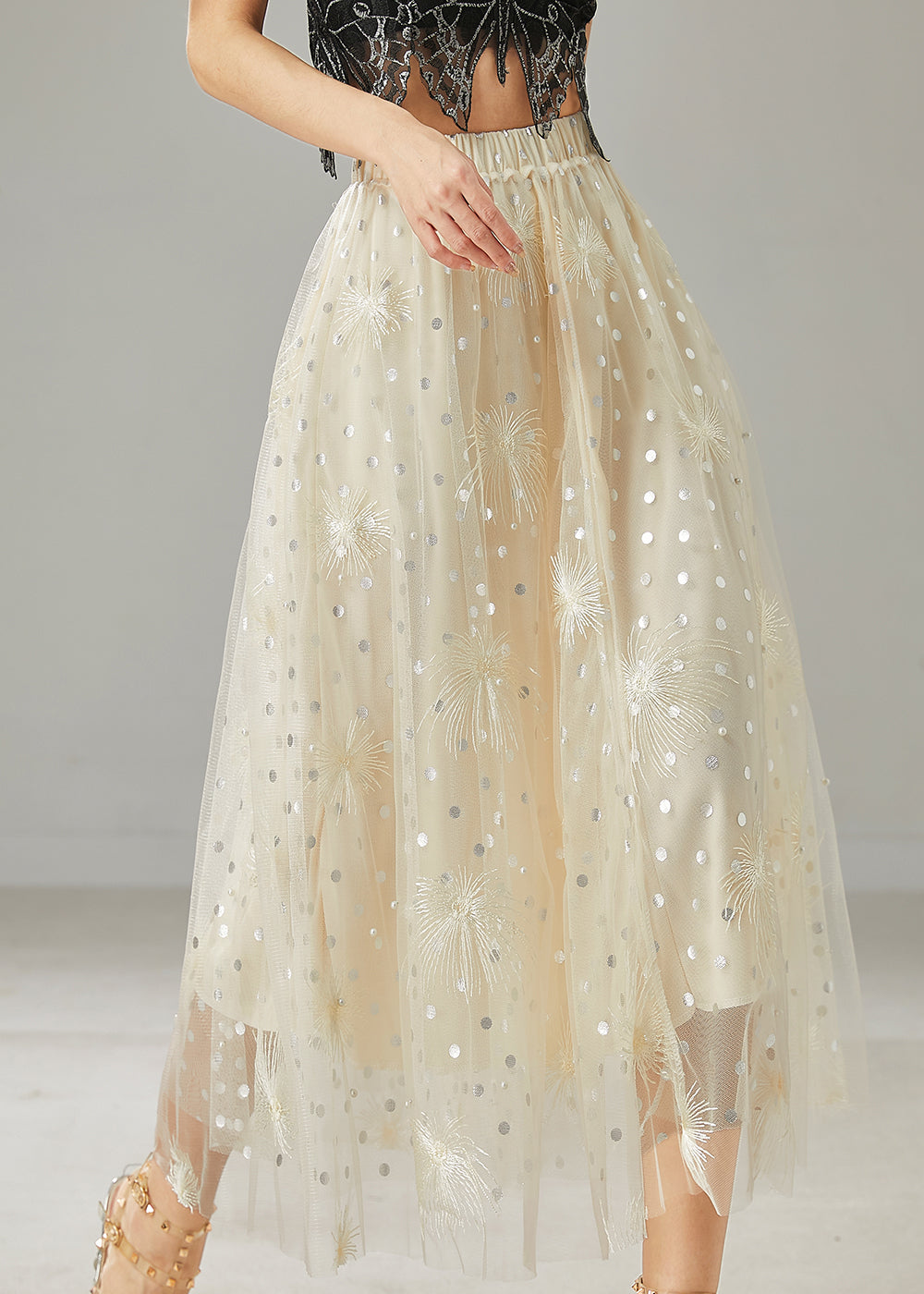 Effortlessly Elegant Garment with a Timeless Design