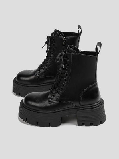Beautifully Finished Boots in a Timeless Design