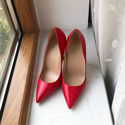Effortlessly Elegant Heels with a Timeless Design