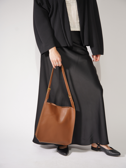 Gracefully Styled Bag for Any Occasion