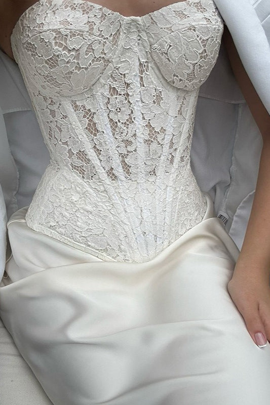 Effortlessly Elegant Garment with a Timeless Design
