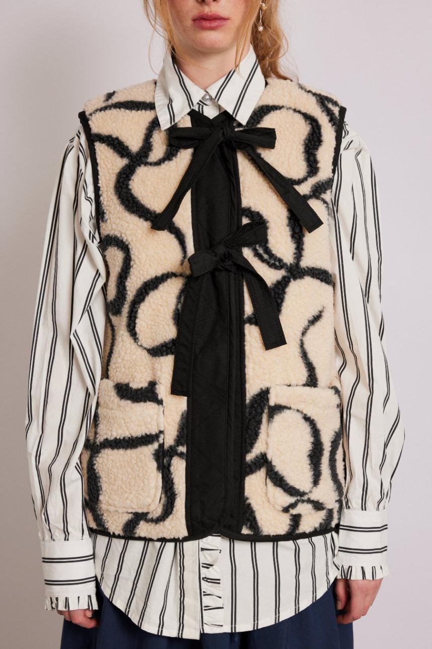 Well Tailored Garment with a Graceful Silhouette