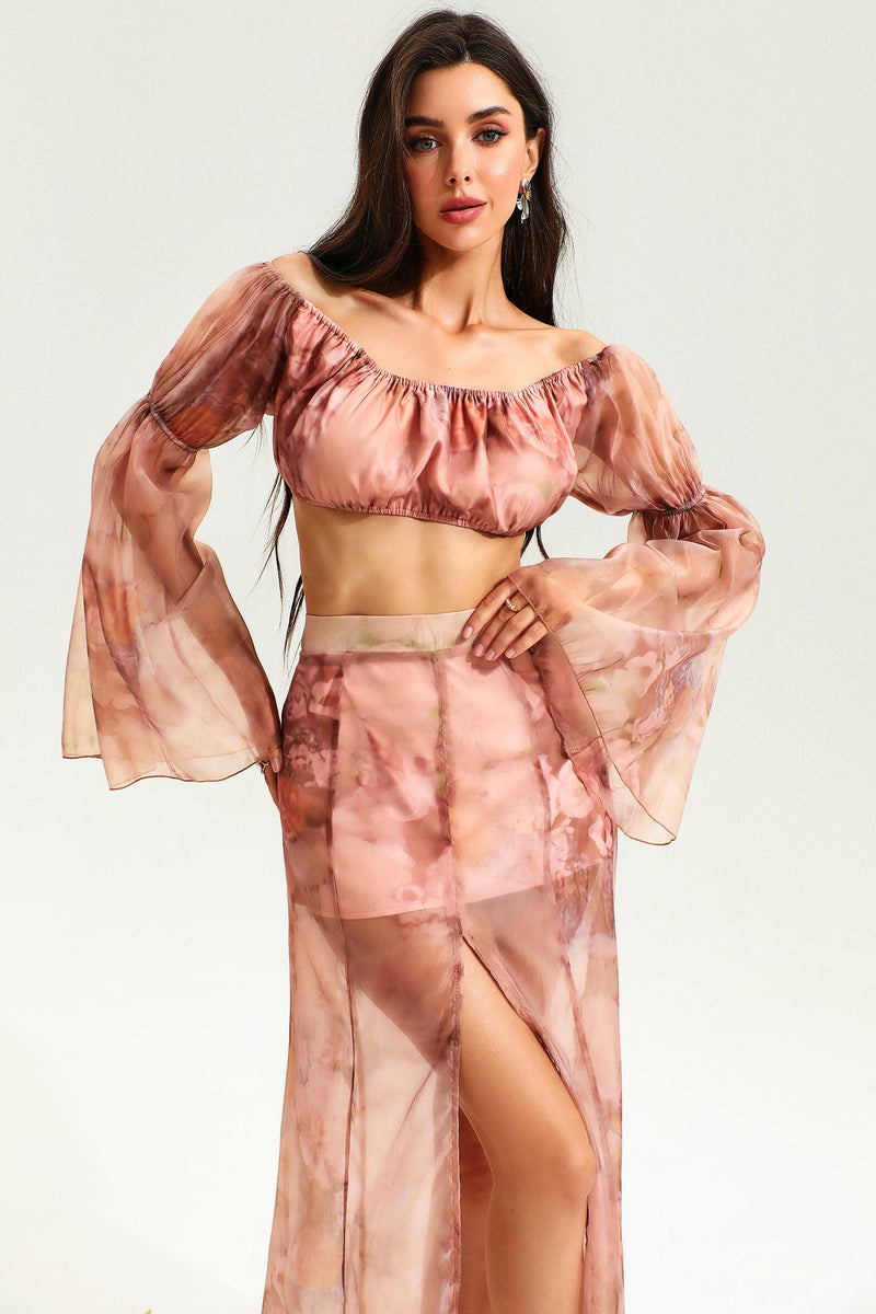 Well Tailored Top with a Graceful Silhouette