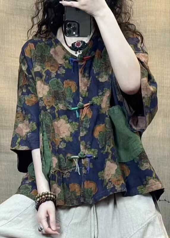 Classic Vintage Blouse with a Flattering Fit