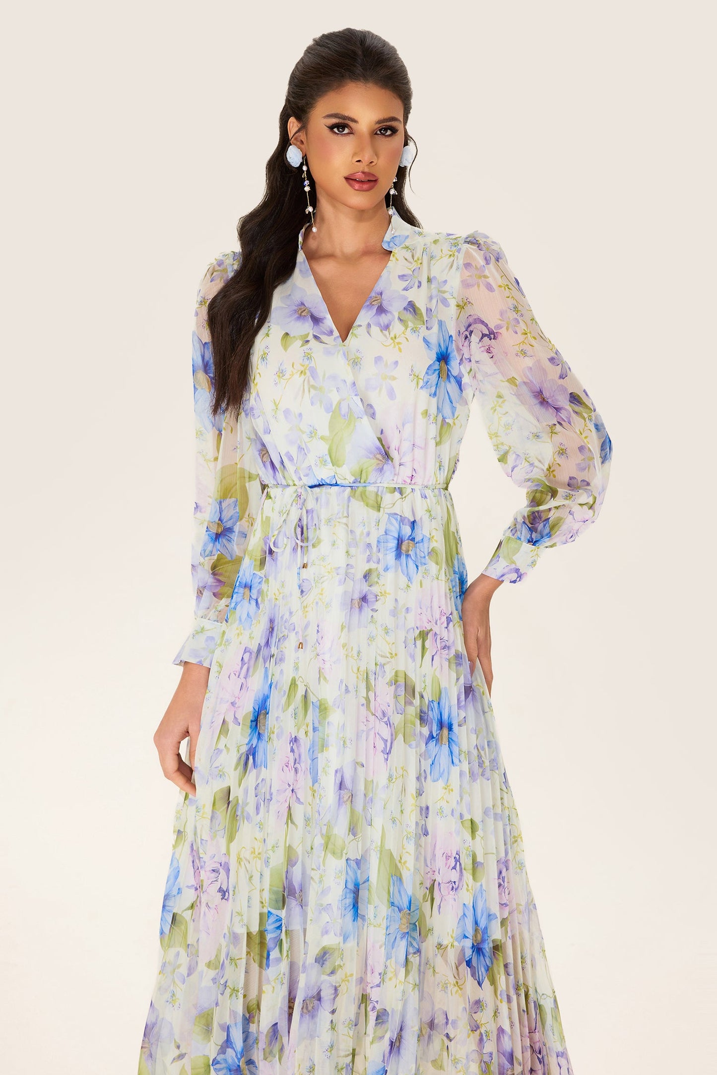 Well Tailored Dress with a Graceful Silhouette