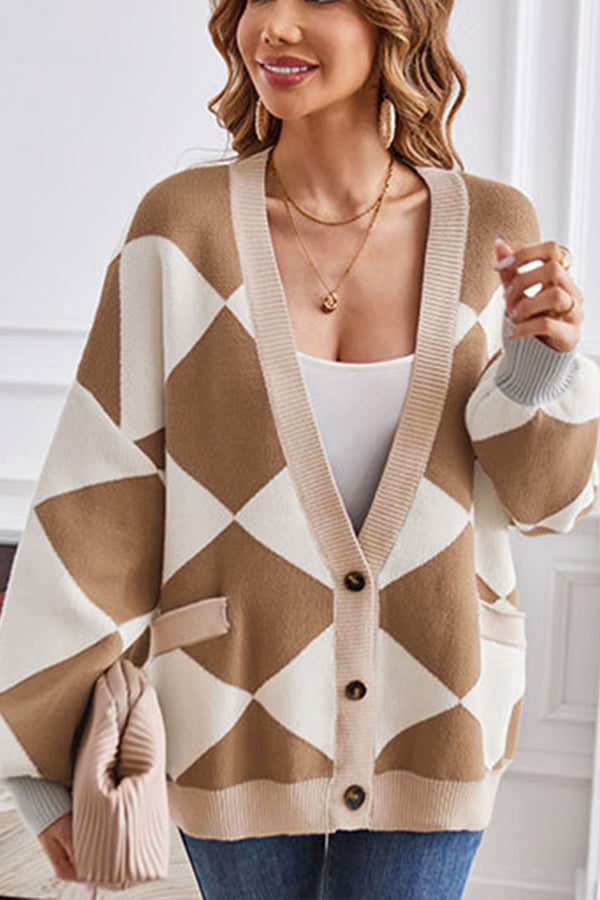 Well Tailored Cardigan with a Graceful Silhouette