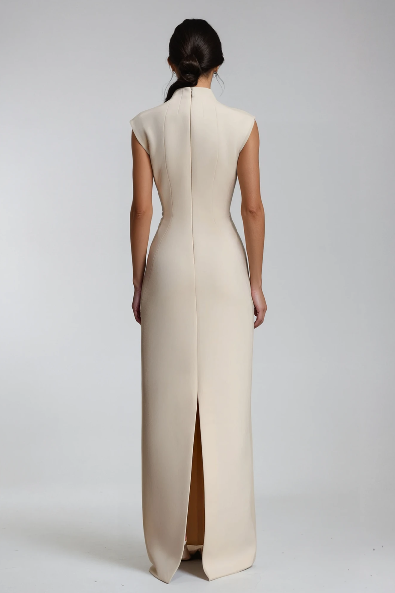 Beautifully Finished Dress in a Timeless Design