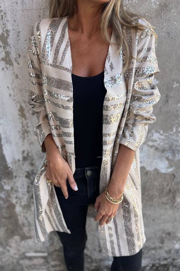Elegantly Styled Coat for Everyday Wear