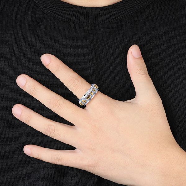 Beautifully Finished Garment in a Timeless Design