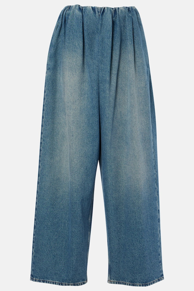 Beautifully Finished Garment in a Timeless Design