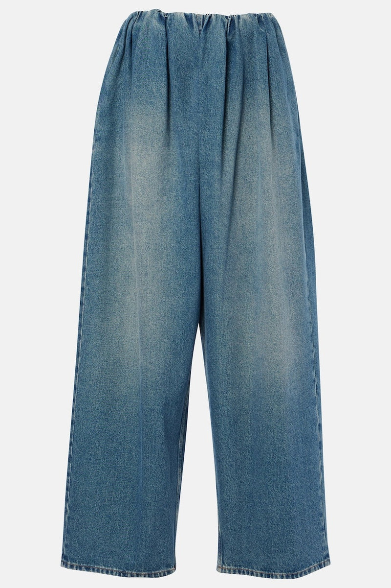 Beautifully Finished Garment in a Timeless Design