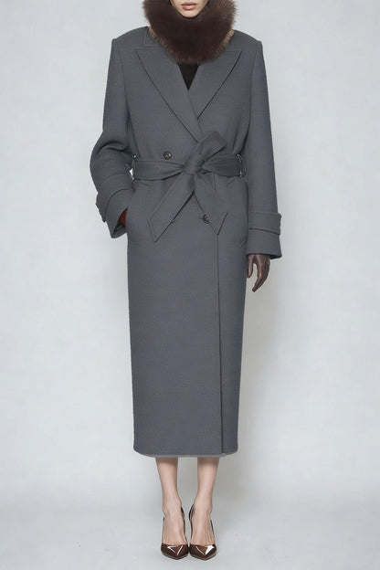 Well Tailored Coat with a Graceful Silhouette
