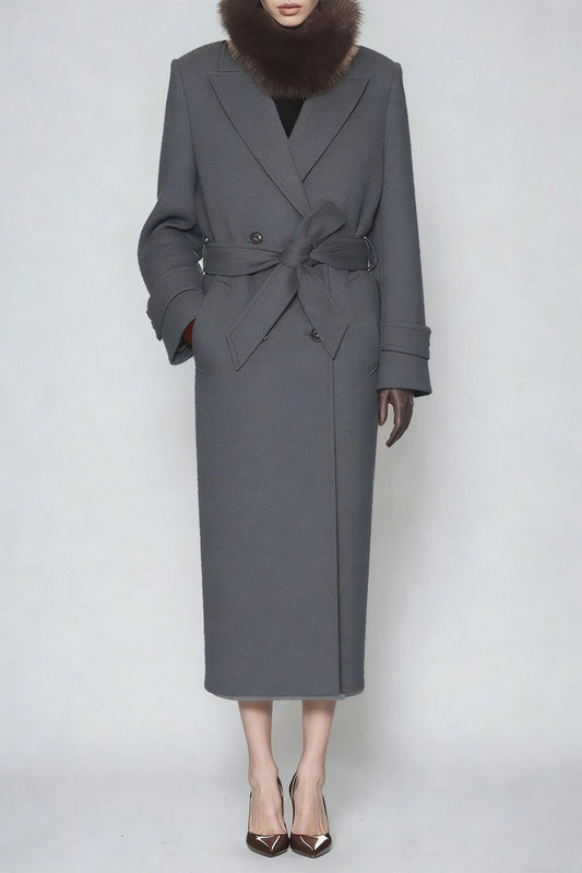 Well Tailored Coat with a Graceful Silhouette