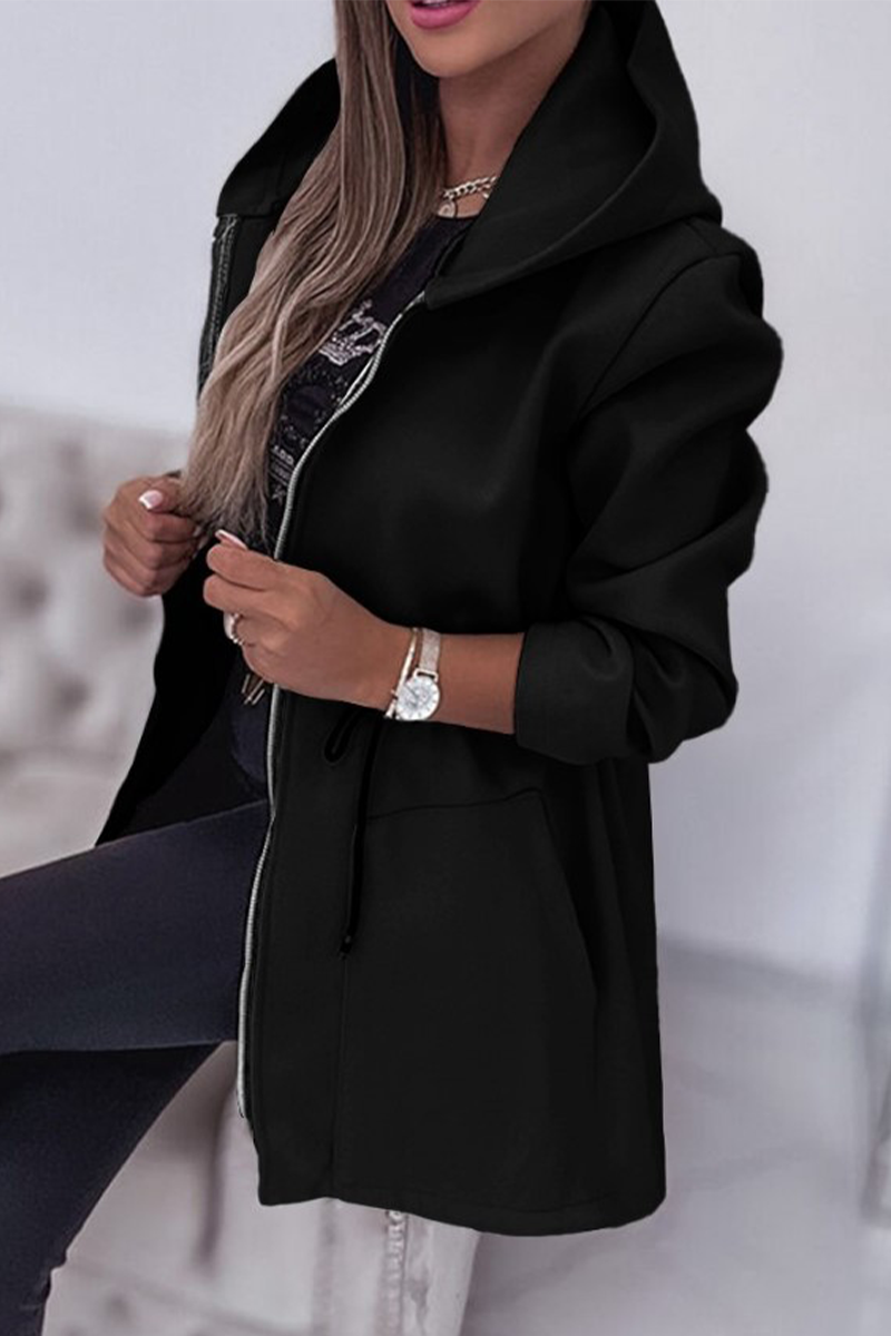 Effortlessly Elegant Garment with a Timeless Design