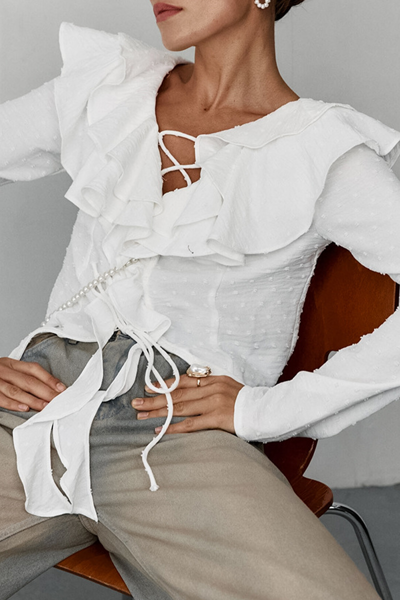 Sophisticated Blouse with a Clean Classic Look