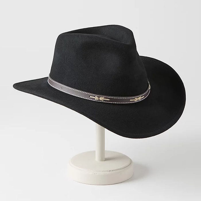 Effortlessly Elegant Garment with a Timeless Design