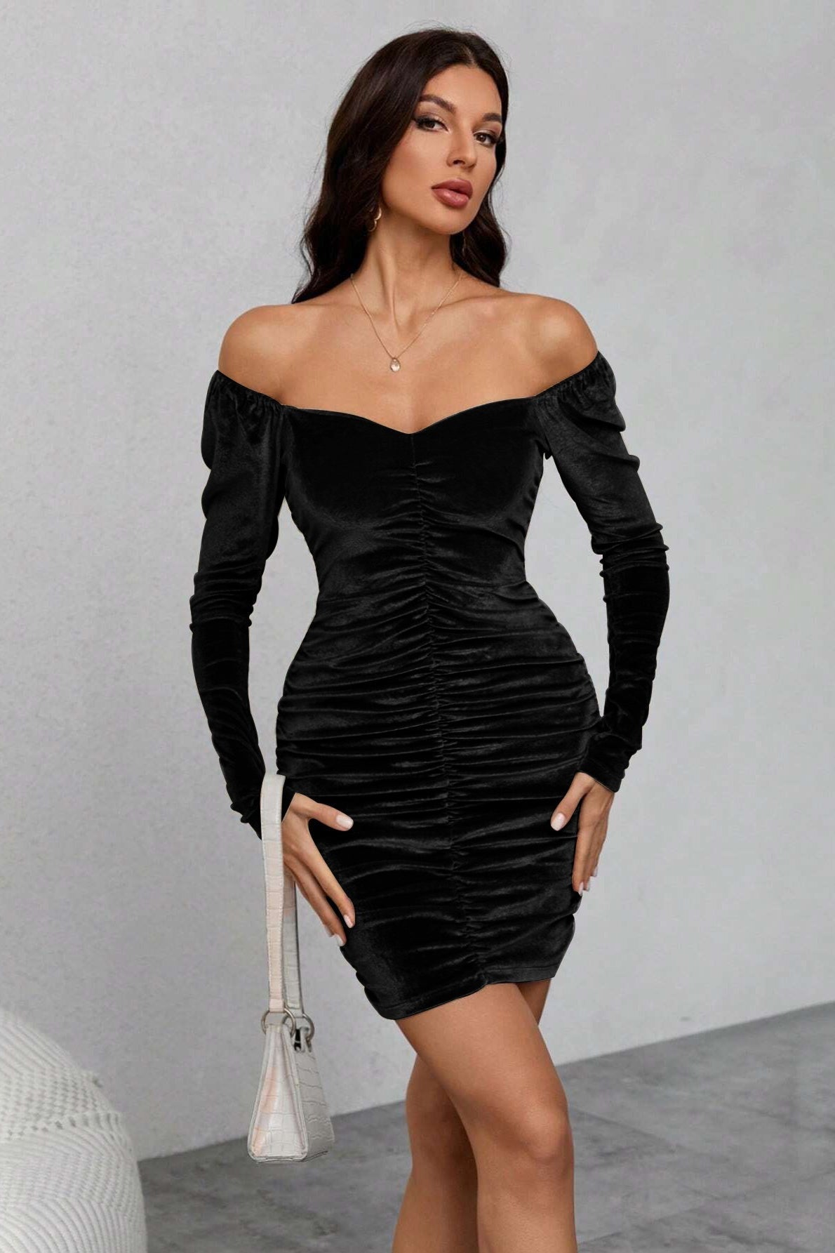 Well Tailored Dress with a Graceful Silhouette