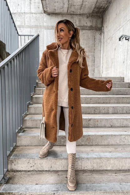 Beautifully Finished Coat in a Timeless Design