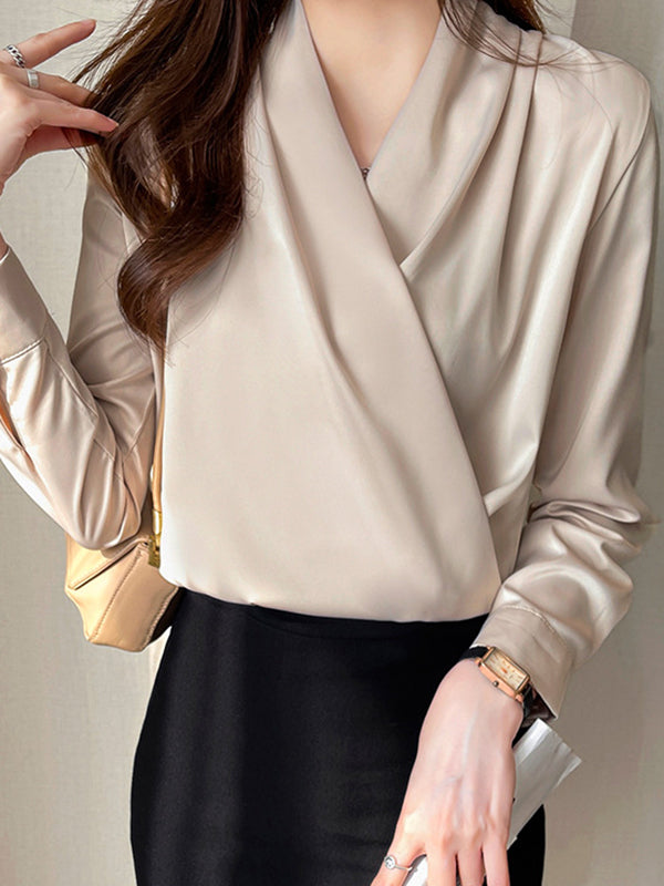 Classic Vintage Blouse with a Flattering Fit