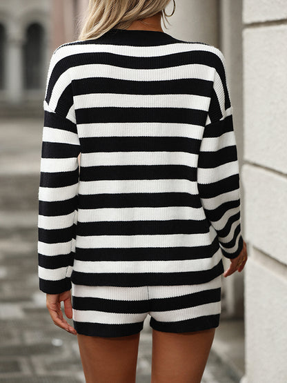 Effortlessly Elegant Garment with a Timeless Design