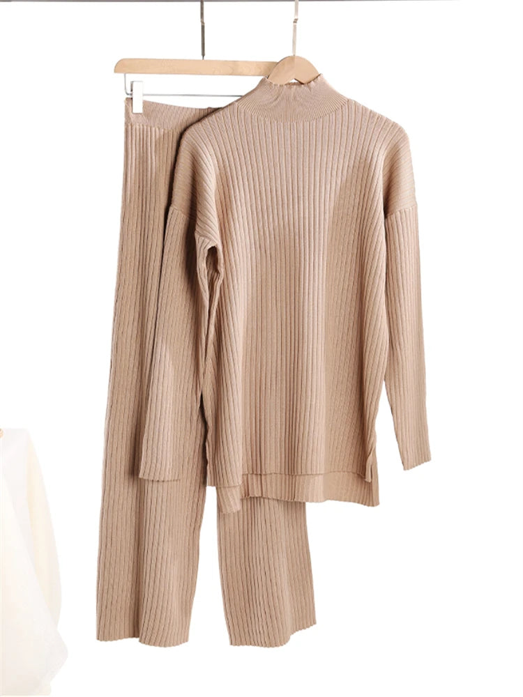 Effortlessly Elegant Garment with a Timeless Design