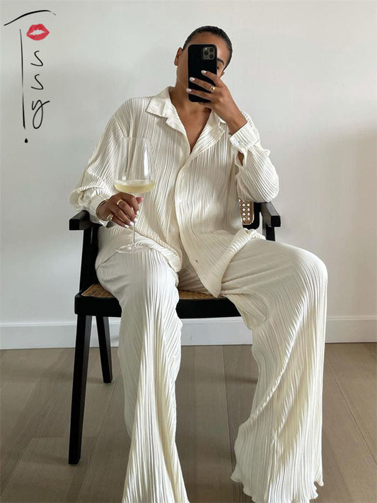 Well Tailored Shirt with a Graceful Silhouette