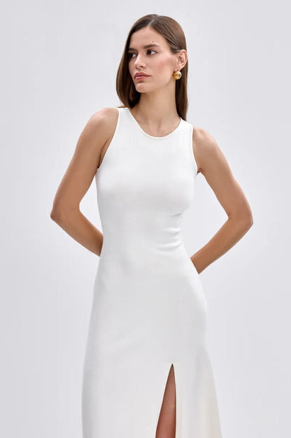 Effortlessly Elegant Sweater with a Timeless Design