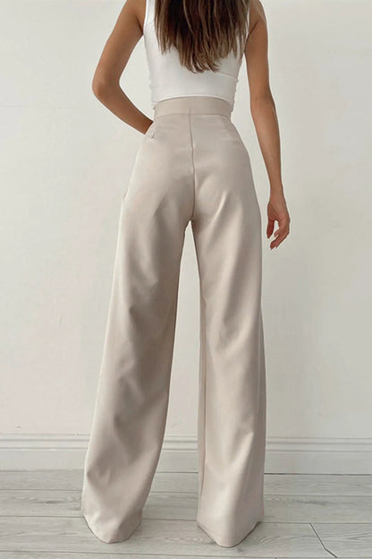 Classic Vintage Pants with a Flattering Fit