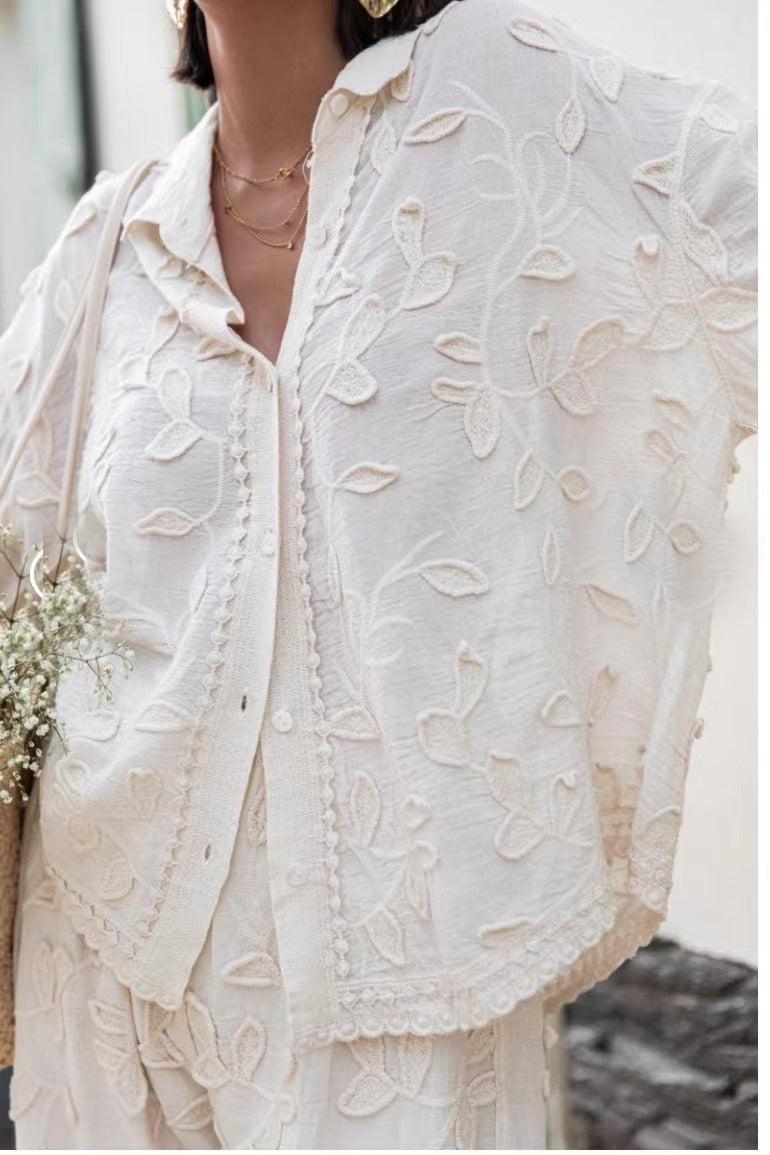 Effortlessly Elegant Garment with a Timeless Design