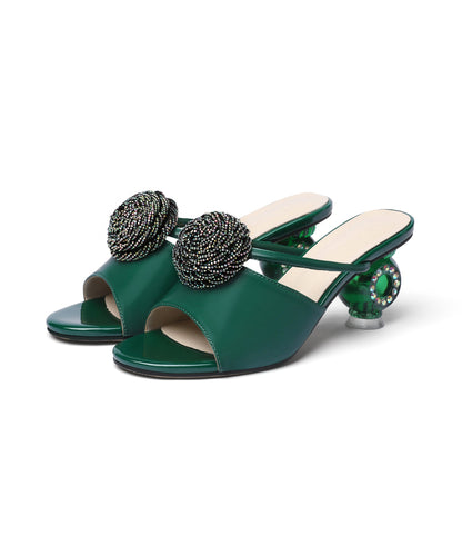 Effortlessly Elegant Sandals with a Timeless Design