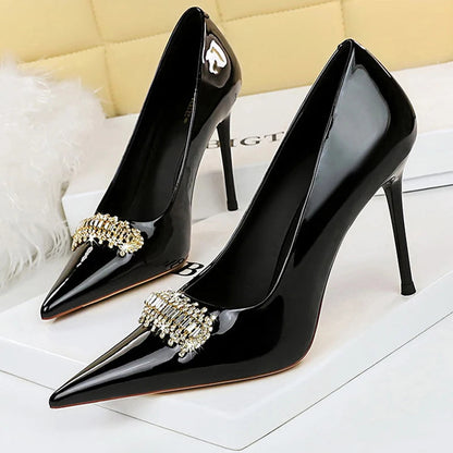 A Vintage Style Heels with Delicate Timeless Details