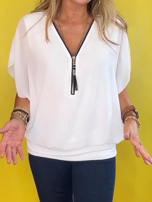 Effortlessly Elegant Top with a Timeless Design