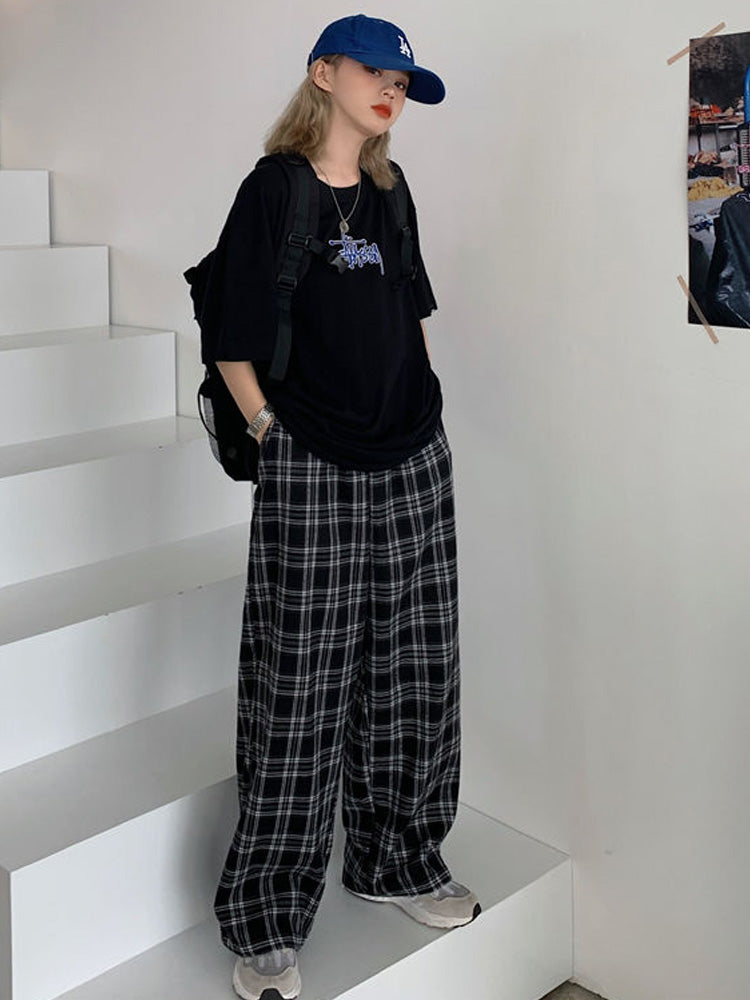 Effortlessly Elegant Pants with a Timeless Design