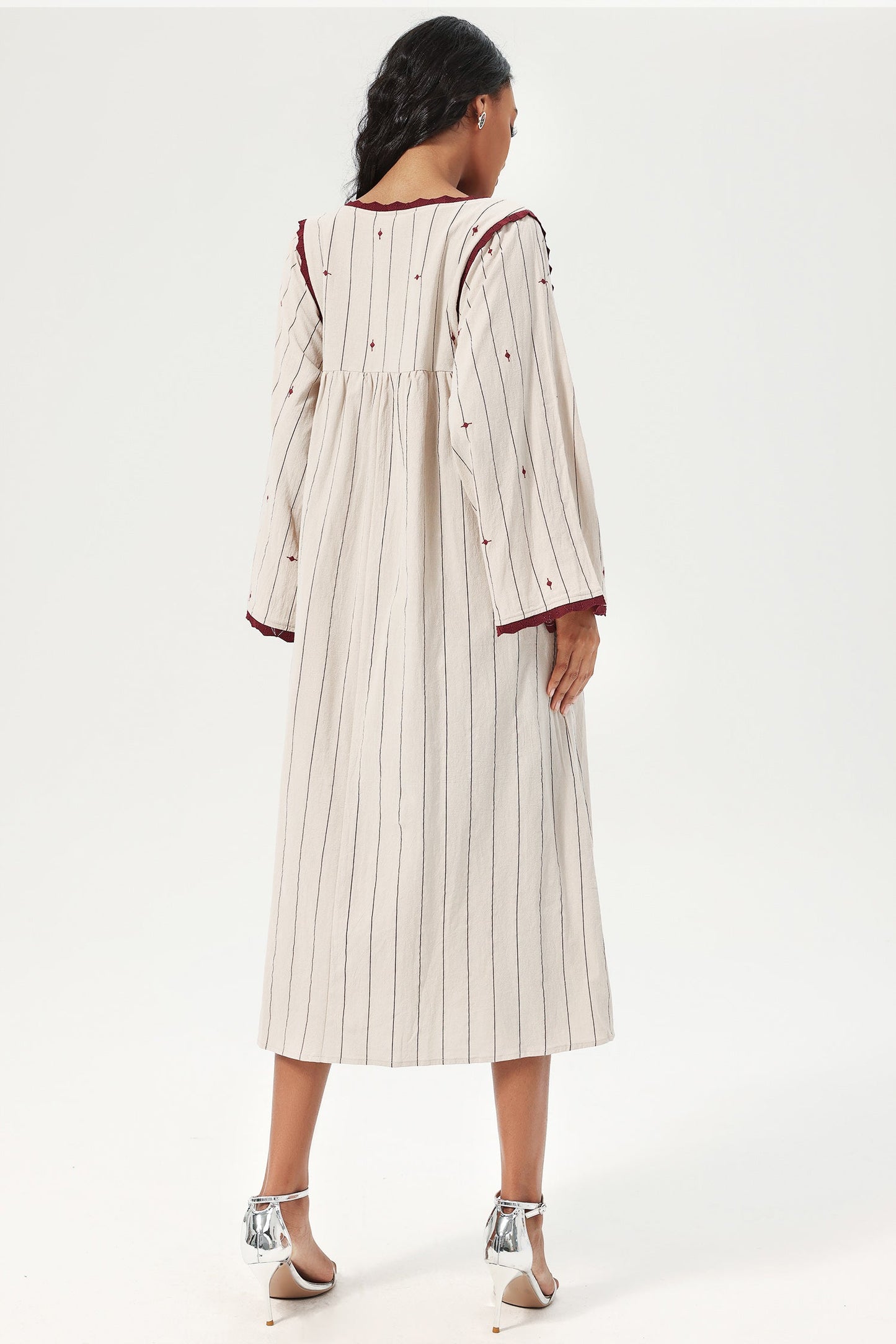 Beautifully Crafted Dress in a Classic Style