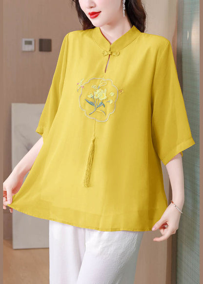 Effortlessly Elegant Top with a Timeless Design