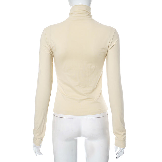 Well Tailored Blouse with a Graceful Silhouette