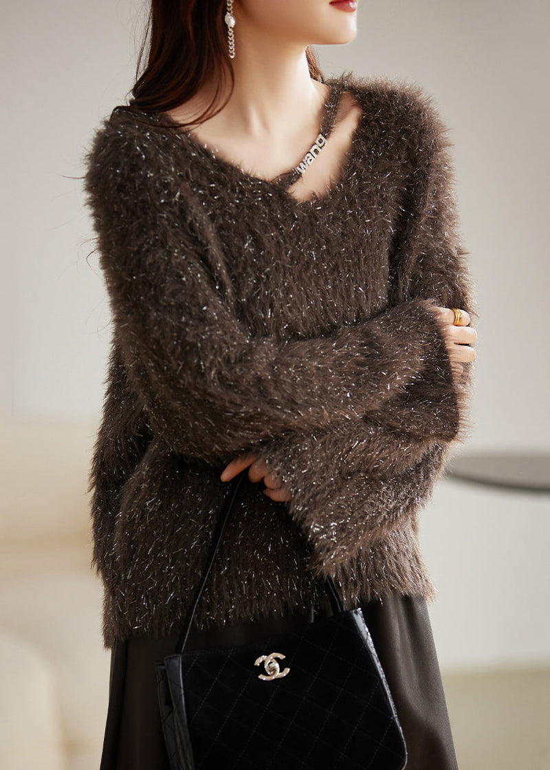 Well Tailored Sweater with a Graceful Silhouette