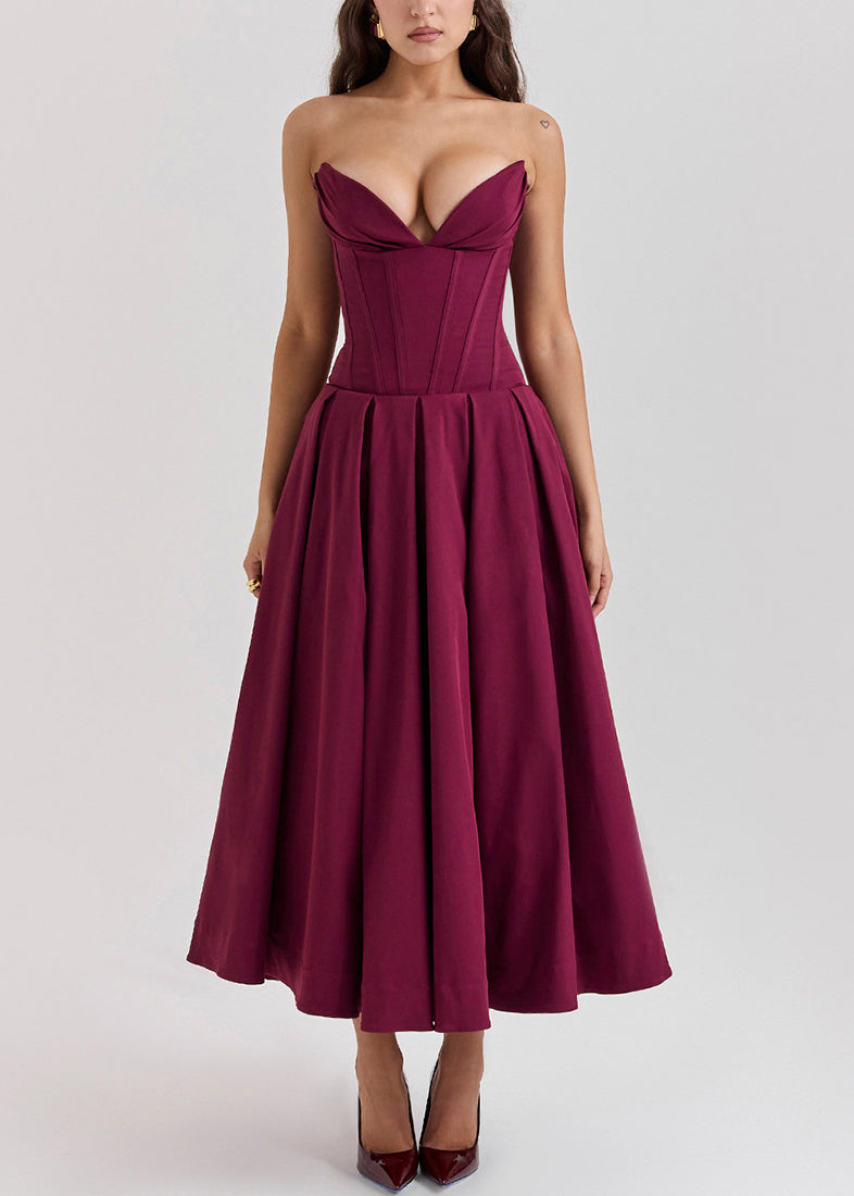 Well Tailored Dress with a Graceful Silhouette