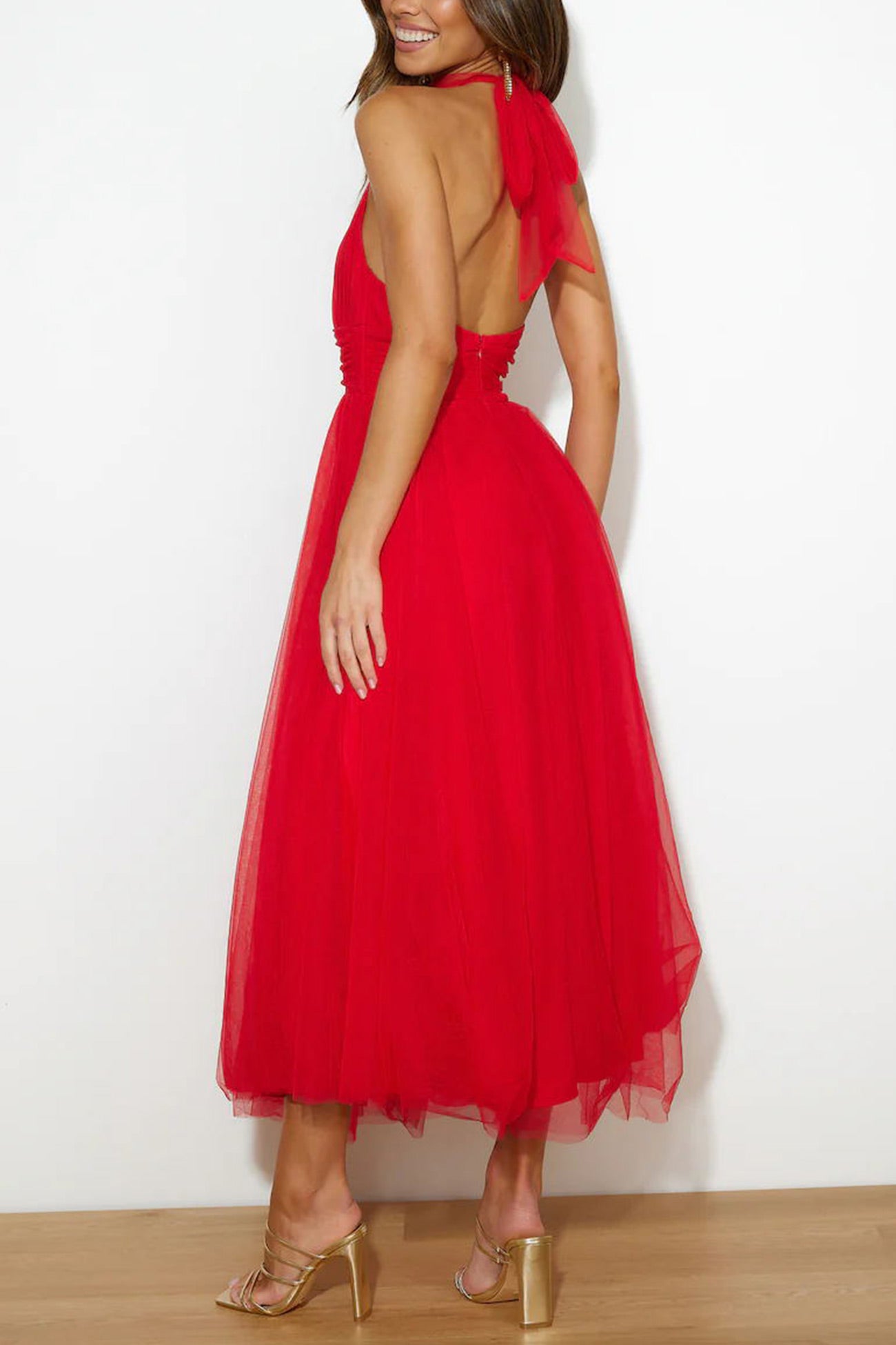 Well Tailored Dress with a Graceful Silhouette