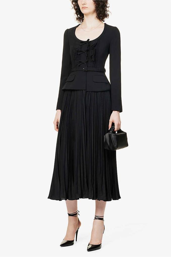 Sophisticated Dress with a Clean Classic Look