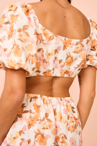 Effortlessly Elegant Garment with a Timeless Design