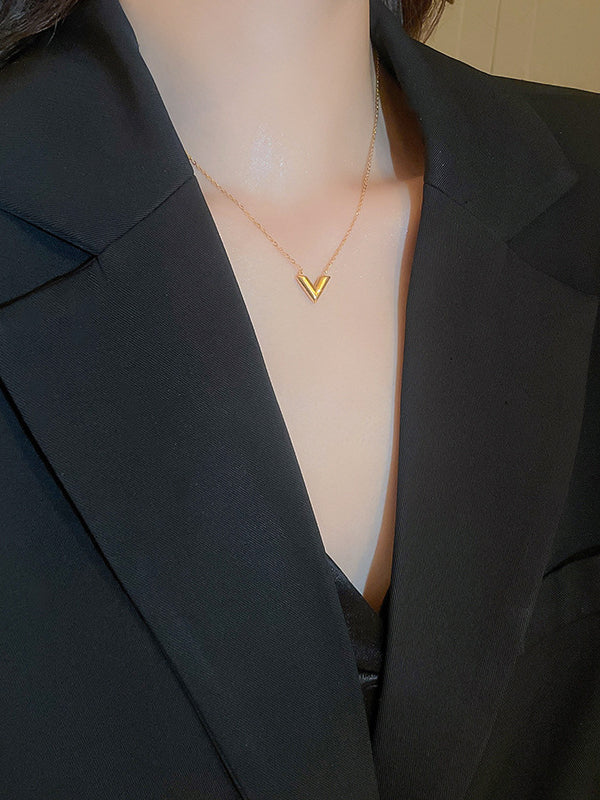 Sophisticated Garment with a Clean Classic Look