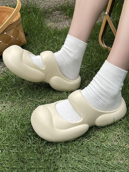 Effortlessly Elegant Sandals with a Timeless Design